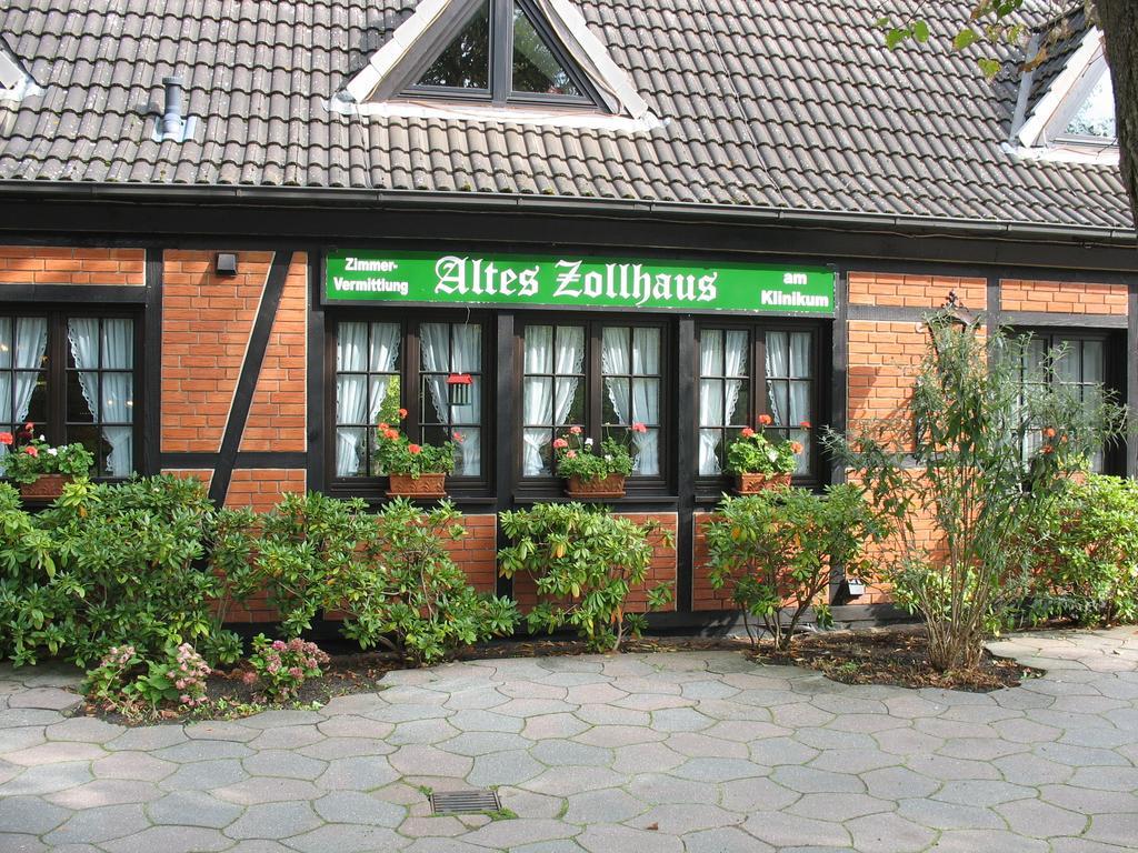 Altes Zollhaus Am Klinikum Hotel Lübeck Buitenkant foto
