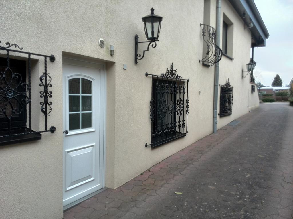 Altes Zollhaus Am Klinikum Hotel Lübeck Buitenkant foto