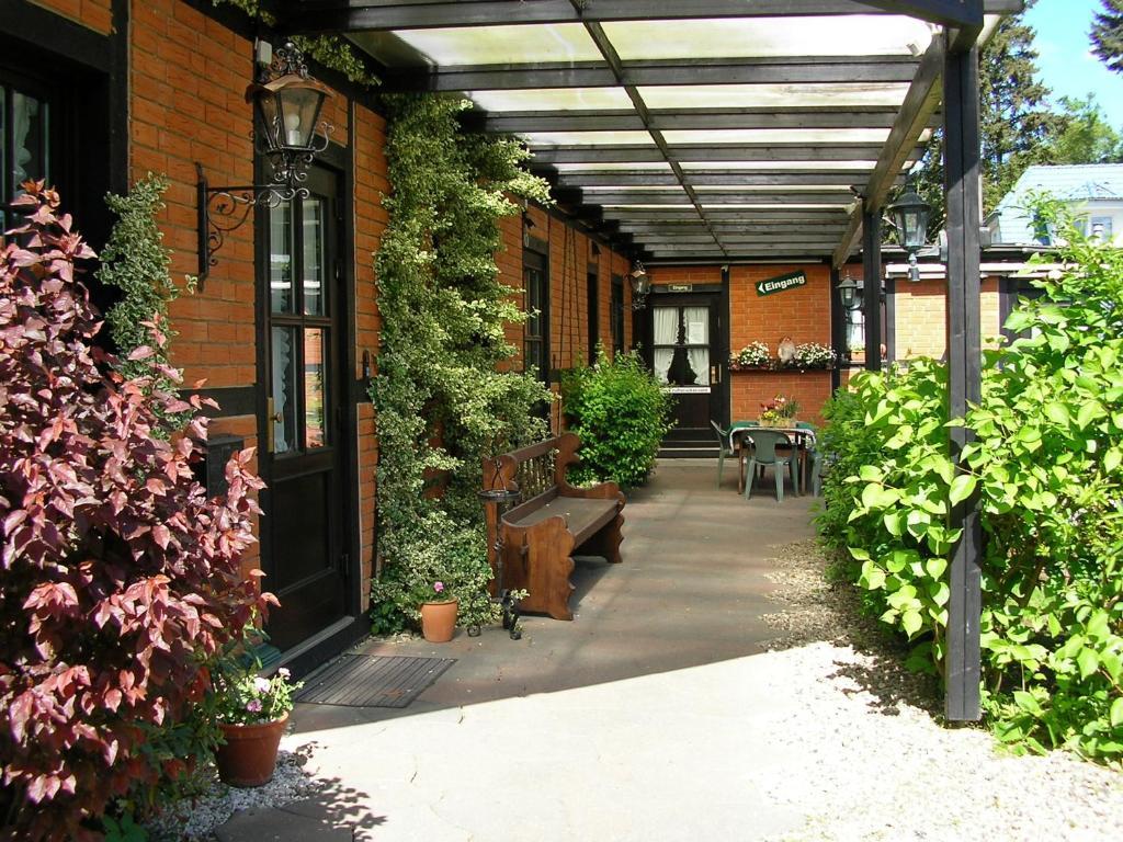 Altes Zollhaus Am Klinikum Hotel Lübeck Buitenkant foto