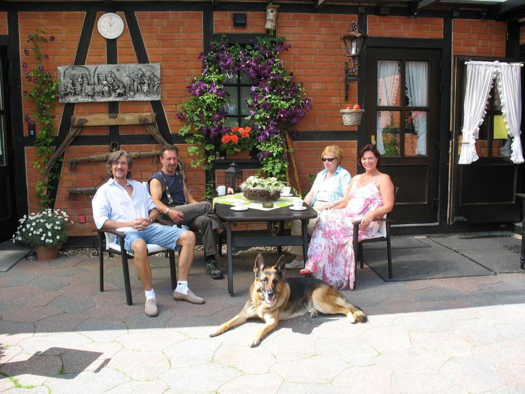Altes Zollhaus Am Klinikum Hotel Lübeck Buitenkant foto