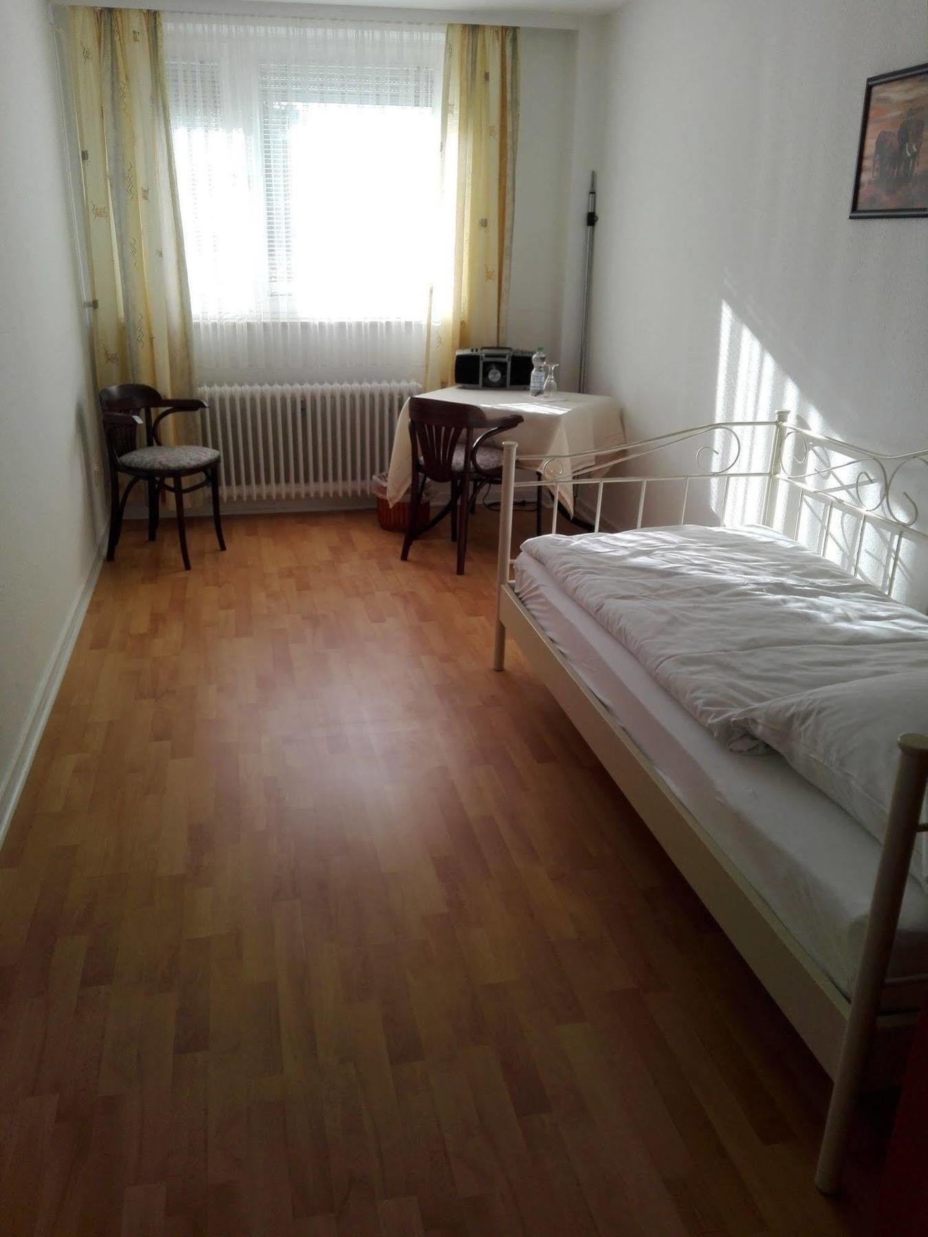 Altes Zollhaus Am Klinikum Hotel Lübeck Buitenkant foto